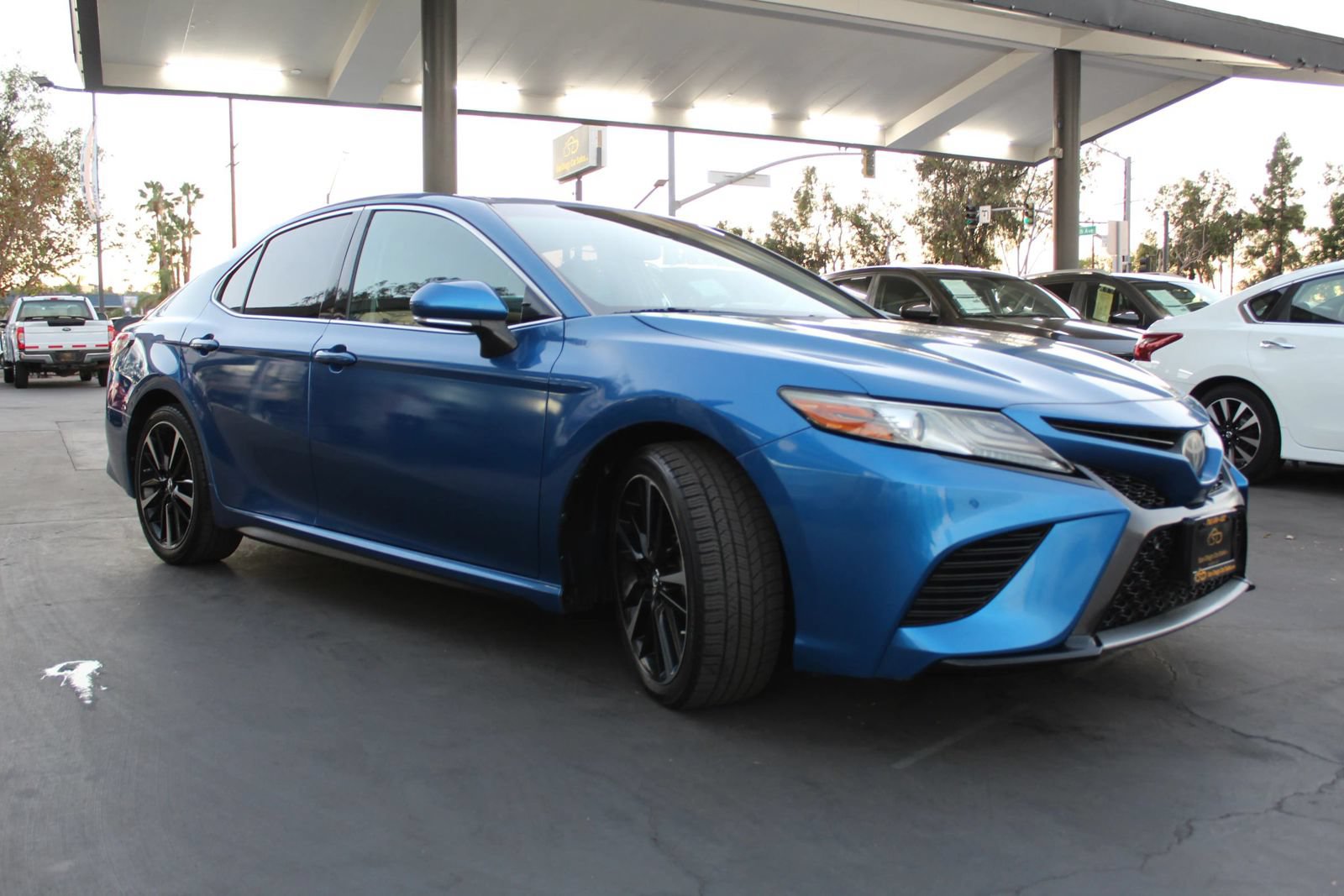 Used 2018 Toyota Camry XSE w/ Accessory Appearance Package FWD image 7