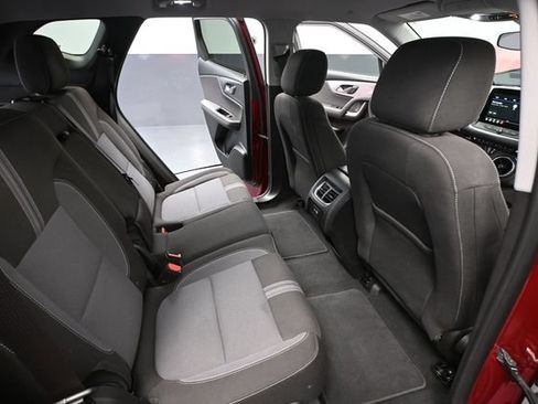 Used 2025 Chevrolet Blazer LT AWD/4WD image 40