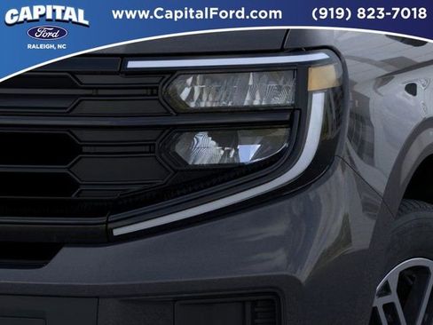 New 2025 Ford Expedition Active image 18