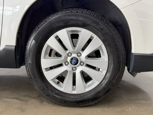 Used 2019 Subaru Outback 2.5i AWD/4WD image 10