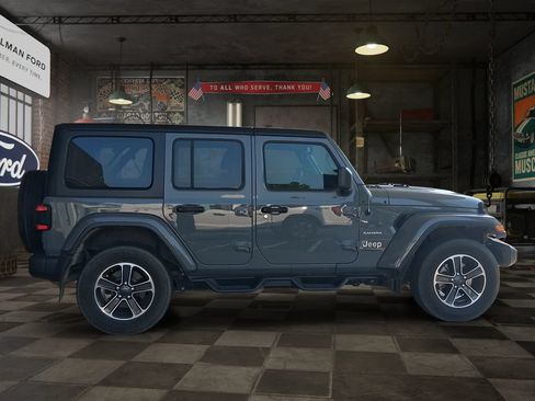 Used 2023 Jeep Wrangler Unlimited Sahara w/ LED Lighting Group AWD/4WD image 7