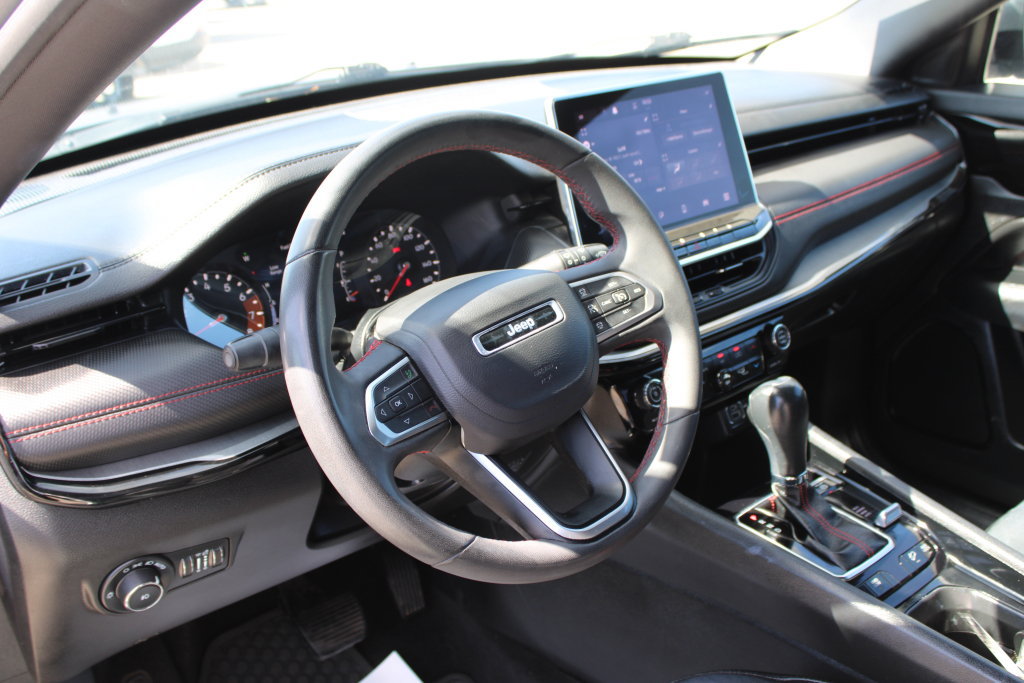 Used 2024 Jeep Compass Trailhawk AWD/4WD image 27