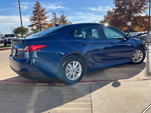 Used 2025 Toyota Camry LE image 6