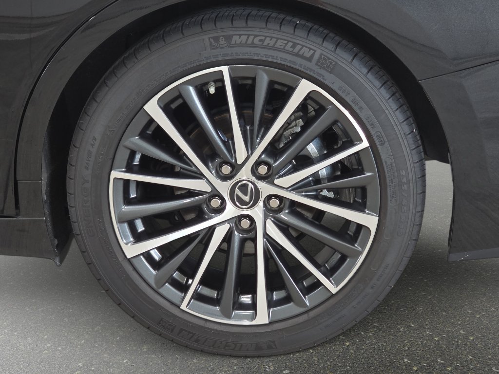 Used 2025 Lexus ES 350 w/ Premium Package FWD image 32