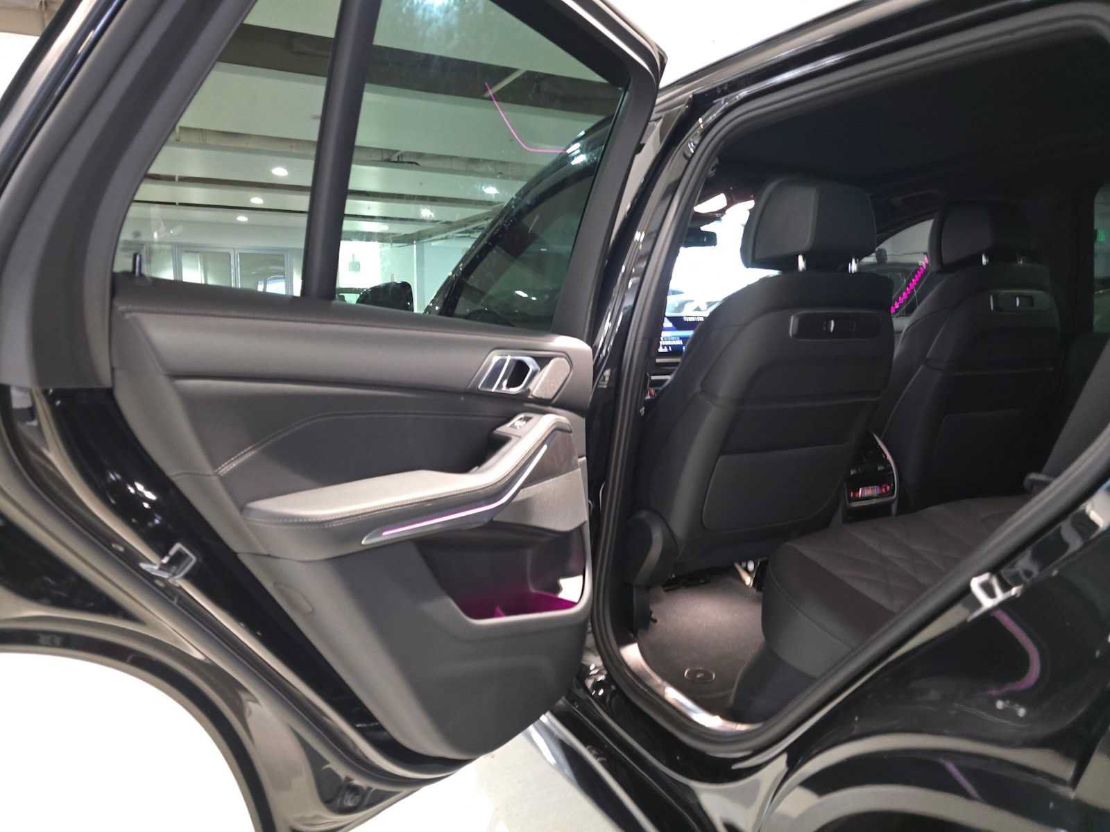 Used 2026 BMW X5 xDrive40i w/ M Sport Package AWD/4WD image 15