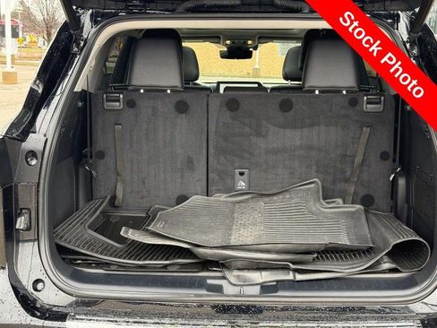 Used 2023 Toyota Highlander Platinum image 9