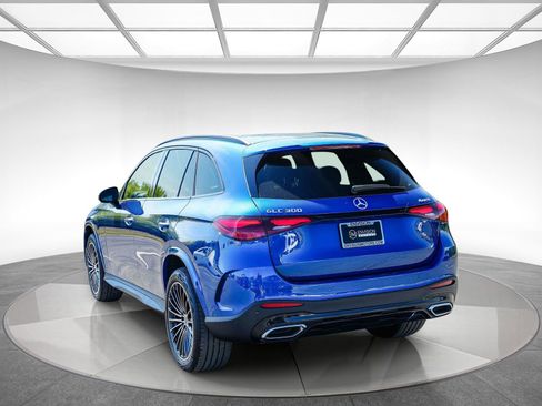New 2026 Mercedes-Benz GLC 300 4MATIC image 2