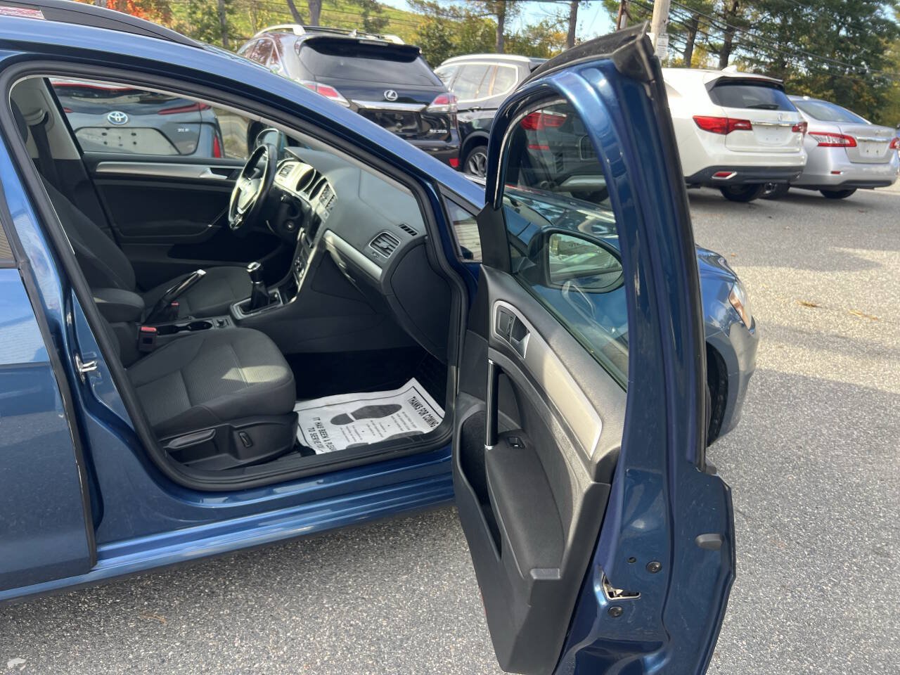 Used 2017 Volkswagen Golf S AWD/4WD image 11