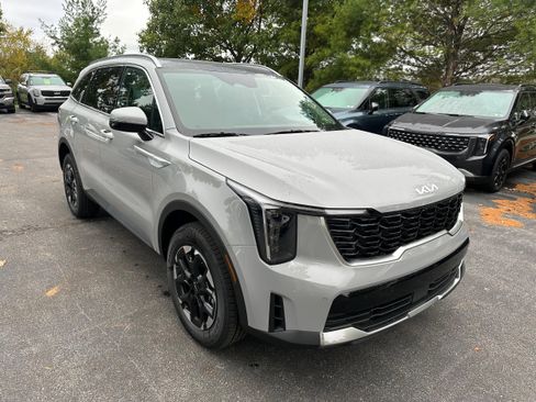 New 2026 Kia Sorento S image 3