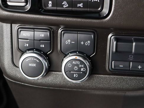 Used 2025 GMC Yukon XL Elevation w/ Elevation Premium Package image 23