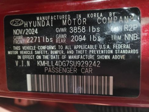 Used 2025 Hyundai Elantra SE FWD image 33