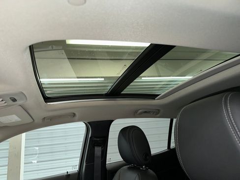 Used 2023 Buick Encore GX Essence w/ Experience Buick Package image 4