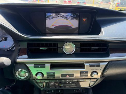 Used 2016 Lexus ES 350 w/ Premium Package w/Wood Trim image 8