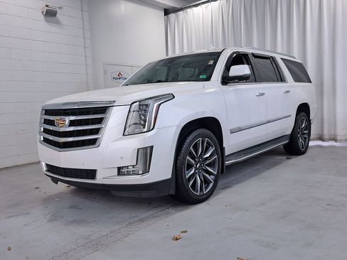 Used 2016 Cadillac Escalade ESV Luxury image 2