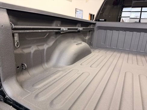 Used 2020 RAM 1500 Limited image 9