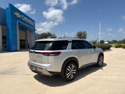Used 2024 Nissan Pathfinder Platinum w/ Cargo Package FWD image 16