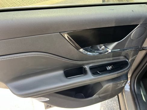 Used 2025 Lincoln Corsair Grand Touring AWD/4WD image 23