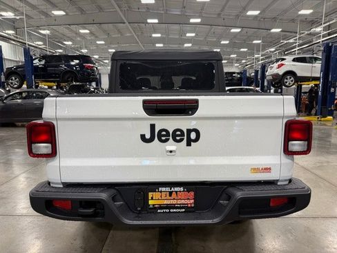 New 2026 Jeep Gladiator Sport image 4