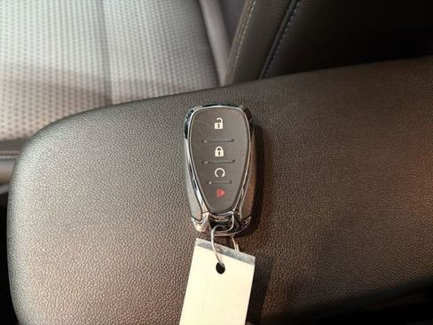 Certified 2025 Chevrolet Trax LT w/ LT Convenience Package FWD image 28
