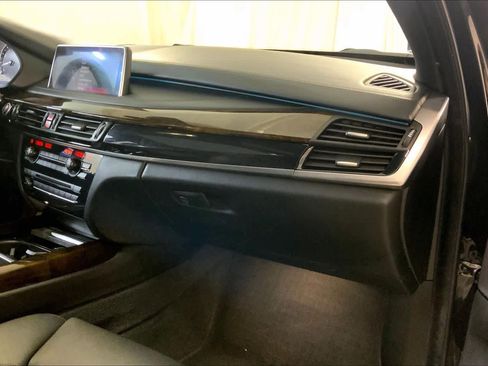 Used 2016 BMW X5 xDrive50i image 18