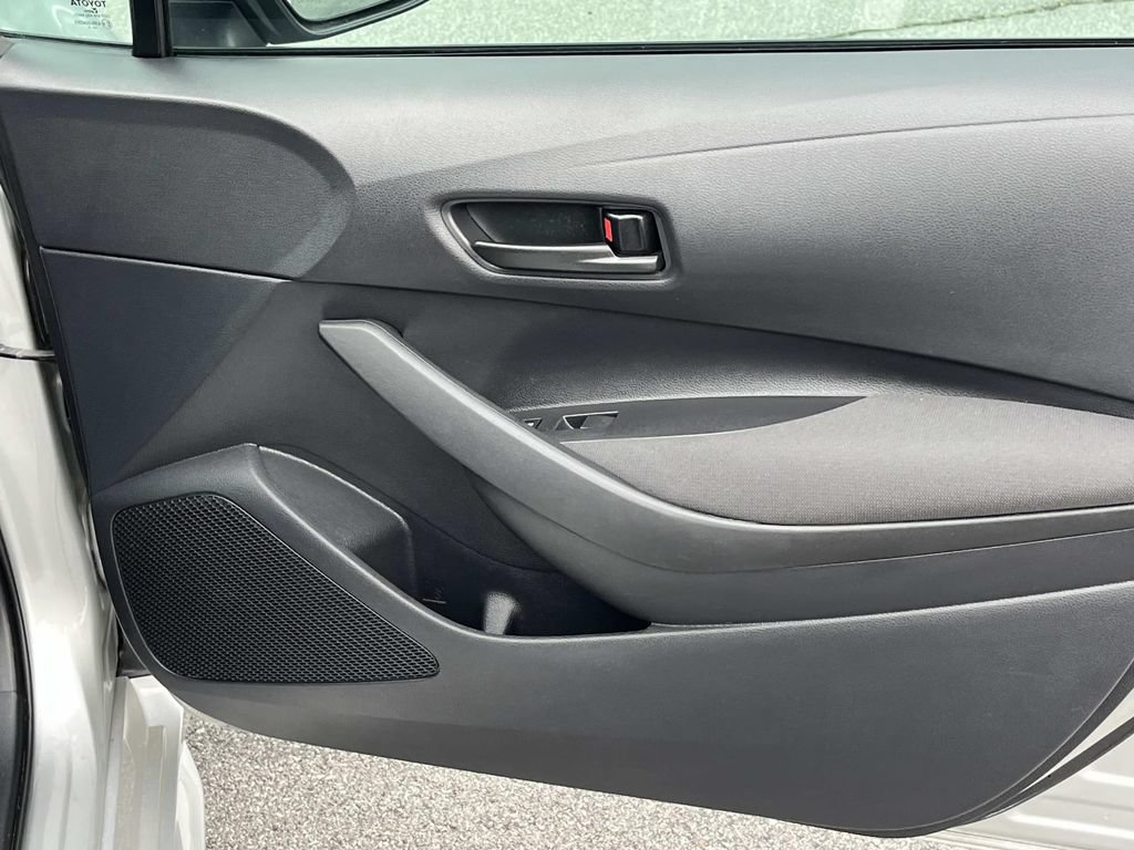 Used 2025 Toyota Corolla LE FWD image 21