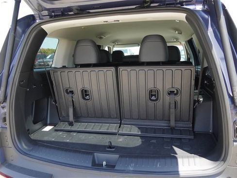 Used 2025 Hyundai Santa Fe SEL image 11