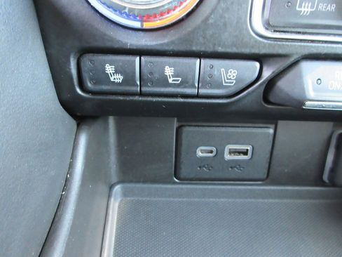 Certified 2021 GMC Yukon SLT image 33