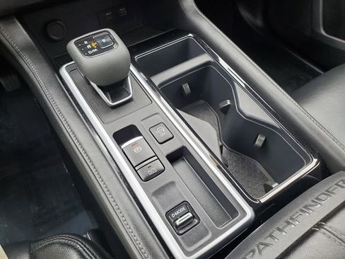 Certified 2024 Nissan Pathfinder SV w/ SV Premium Package FWD image 22