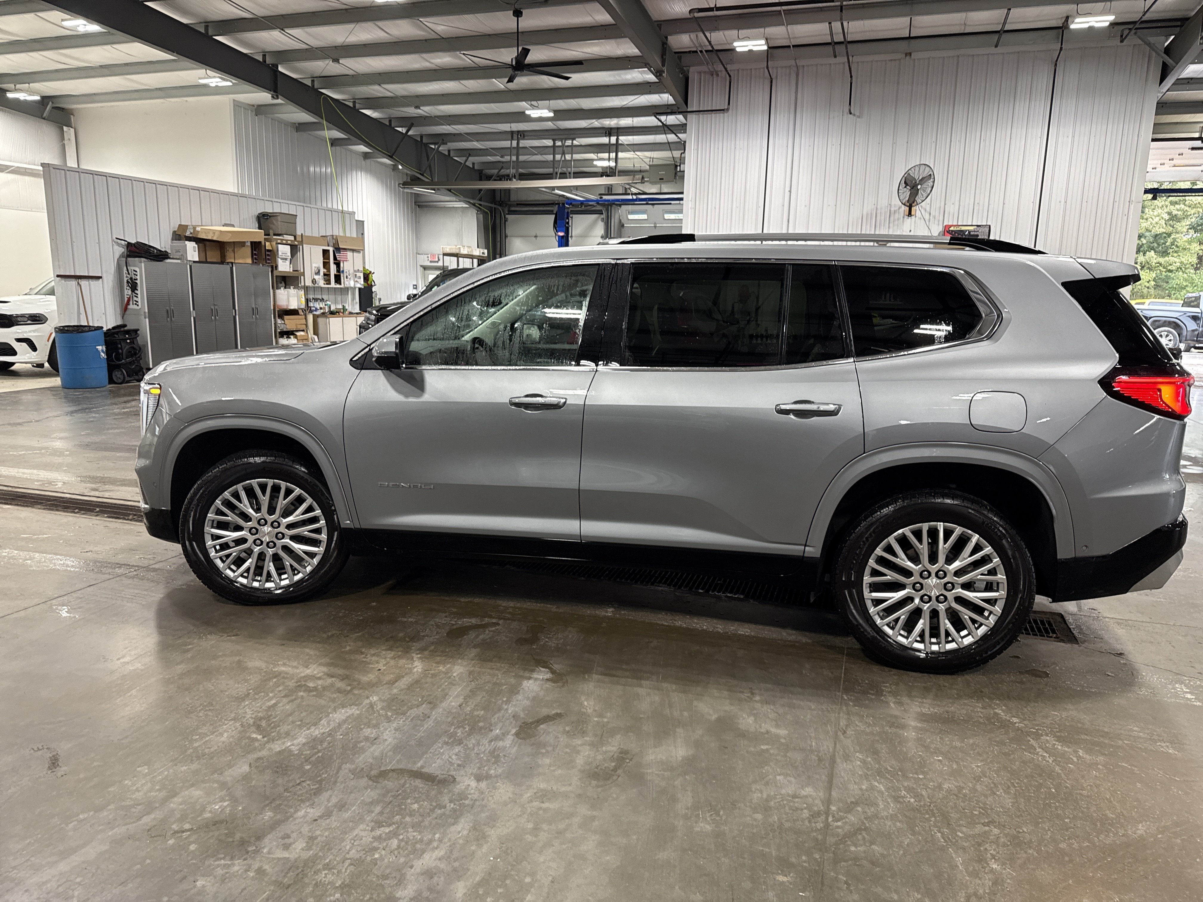 Used 2026 GMC Acadia Denali w/ Super Cruise Package AWD/4WD image 5