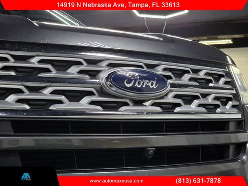Used 2018 Ford Explorer Limited w/ Class II Trailer Tow Package FWD image 4