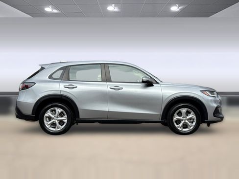 Used 2023 Honda HR-V LX image 7