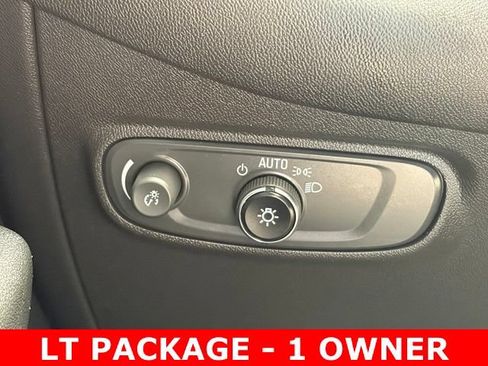 Used 2022 Chevrolet Equinox LT FWD image 19
