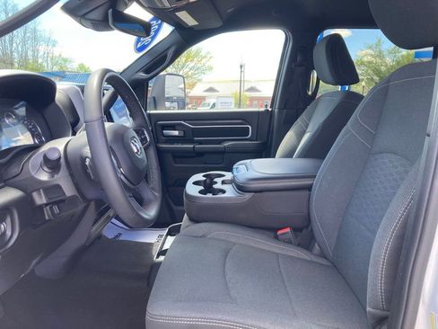 Used 2025 RAM 2500 Big Horn AWD/4WD image 9