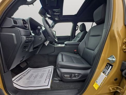 Used 2025 Toyota Land Cruiser w/ Premium Package image 11