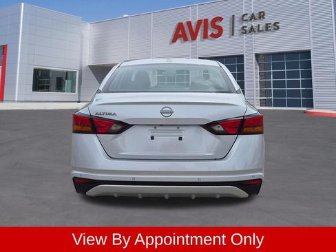 Used 2025 Nissan Altima 2.5 SV FWD image 7
