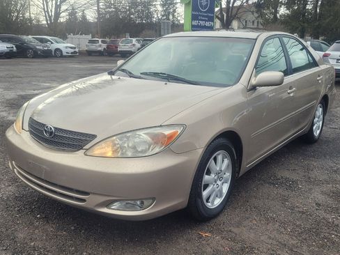Used 2003 Toyota Camry XLE image 5