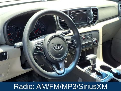Used 2018 Kia Sportage LX FWD image 2