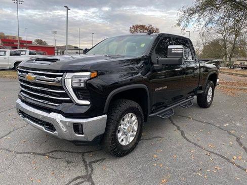 Used 2025 Chevrolet Silverado 2500 LTZ w/ LTZ Premium Package image 4