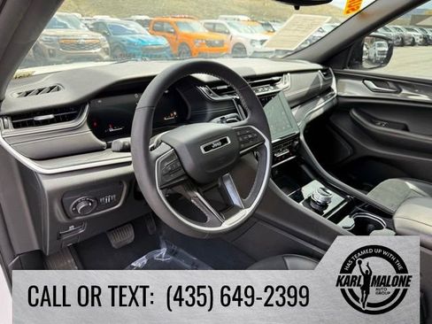 Used 2023 Jeep Grand Cherokee L Laredo AWD/4WD image 14