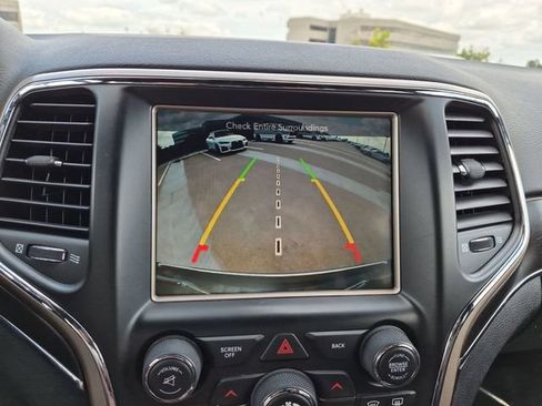 Used 2016 Jeep Grand Cherokee Limited AWD/4WD image 14