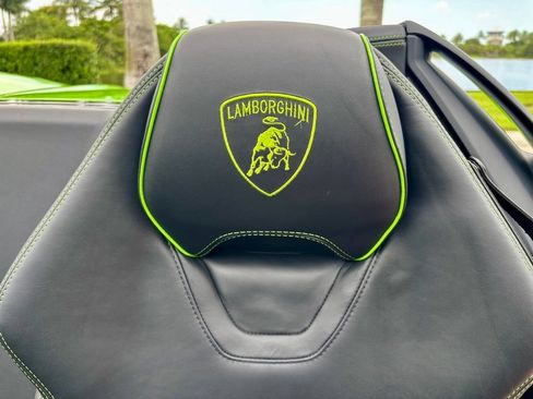 Used 2021 Lamborghini Huracan EVO RWD image 27