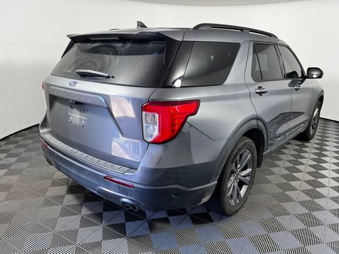 Used 2022 Ford Explorer XLT w/ Equipment Group 202A RWD image 5