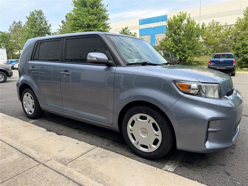 Used 2011 Scion xB FWD image 20