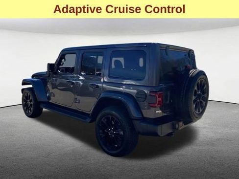 Used 2025 Jeep Wrangler Unlimited Sahara AWD/4WD image 6