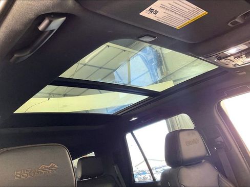 Used 2024 Chevrolet Tahoe High Country image 23