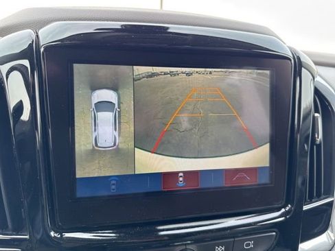 Used 2019 Chevrolet Traverse LT w/ LT Premium Package image 12