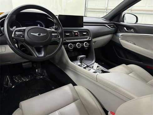 Used 2023 Genesis G70 2.0T image 17