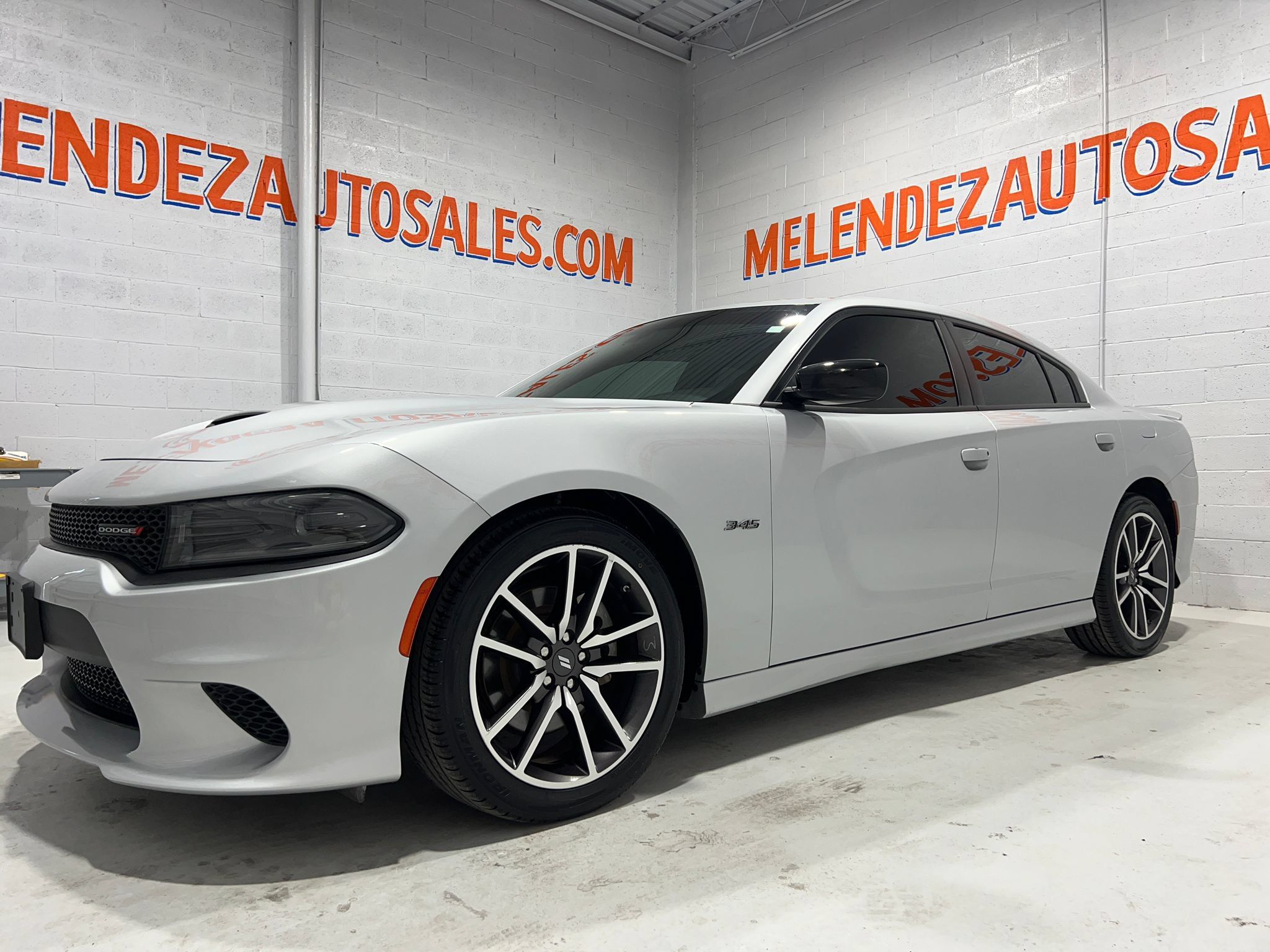 Used 2023 Dodge Charger R/T RWD image 1