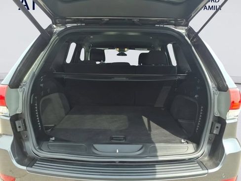 Used 2019 Jeep Grand Cherokee Laredo w/ Security & Convenience Group AWD/4WD image 8