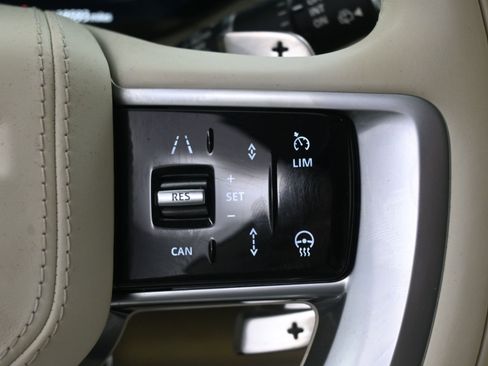 Used 2024 Land Rover Range Rover SV image 24